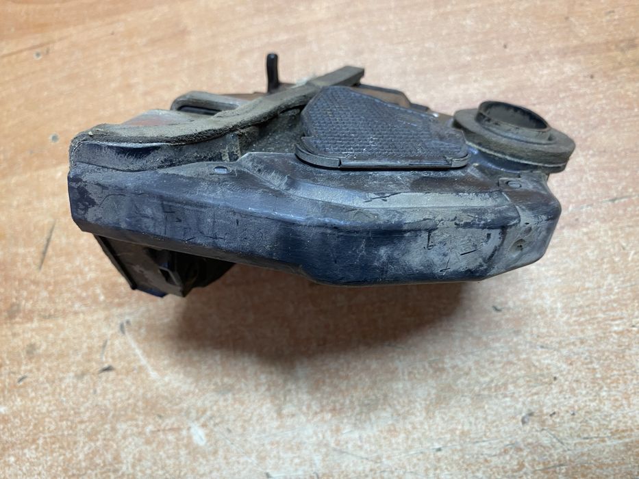 Toyota Avensis T27, Camry 40 задній правий дверний замок для Тойота.