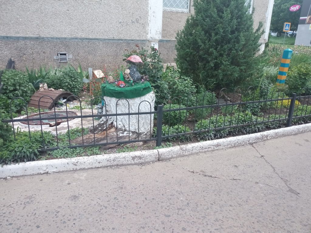 Изґотовление козырьков, заборчиков, пандусов, скамеек, урн, гаражных