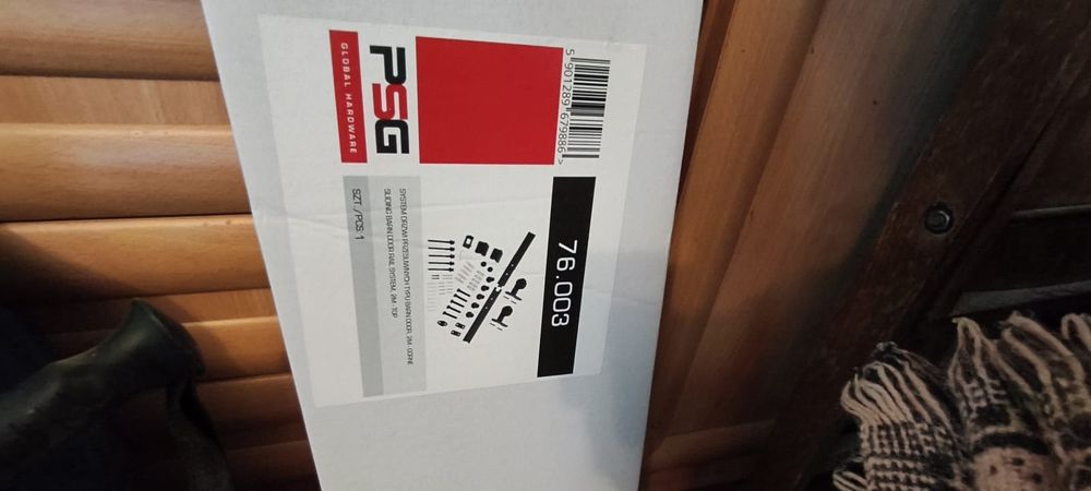 Drzwi przesuwne z systemem