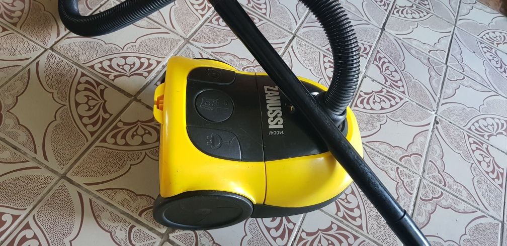 Пылесос Zanussi 1400