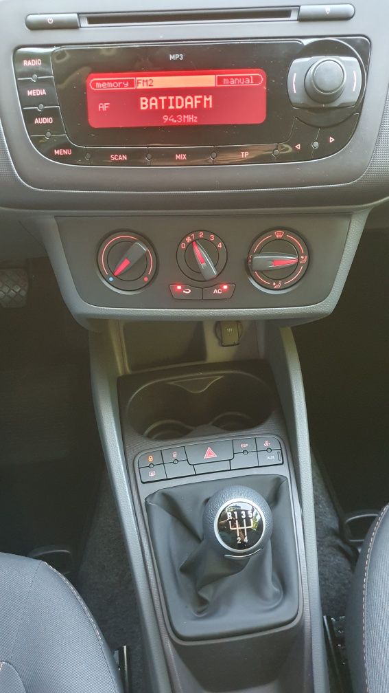 Seat ibiza Tdi, 5 lugares, 2010, impecável