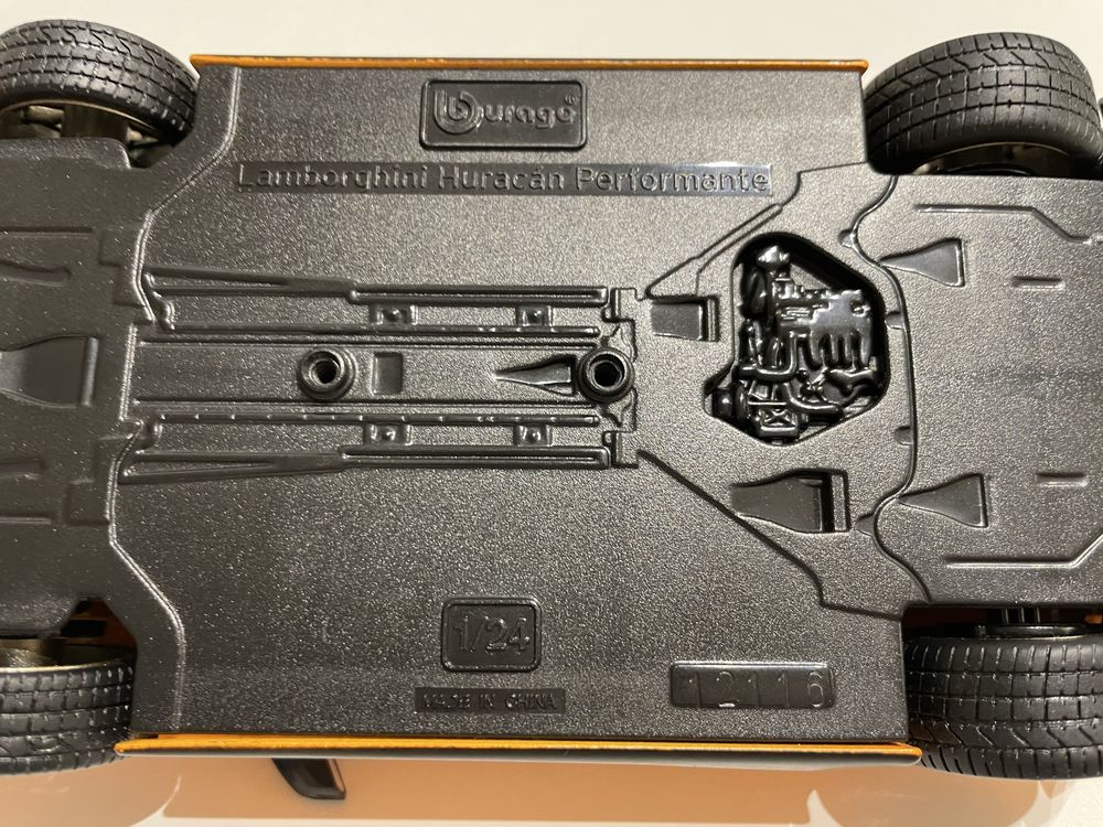 BURAGO 1:24 Lamborghini Huracan Performante PRYWATNA WYPRZEDAŻ POZNAŃ!