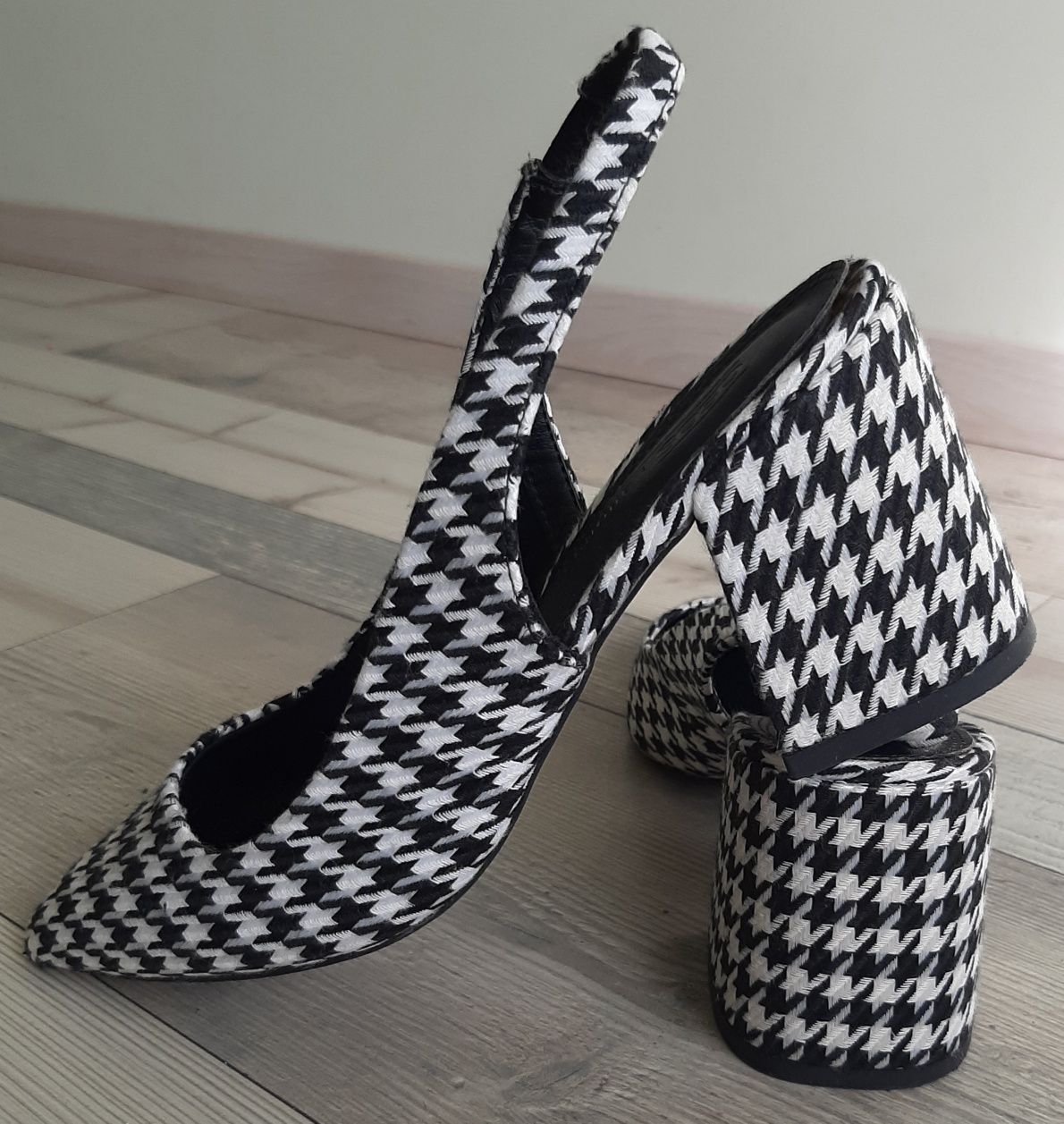 Босоніжки ASOS SHOES (р.38)