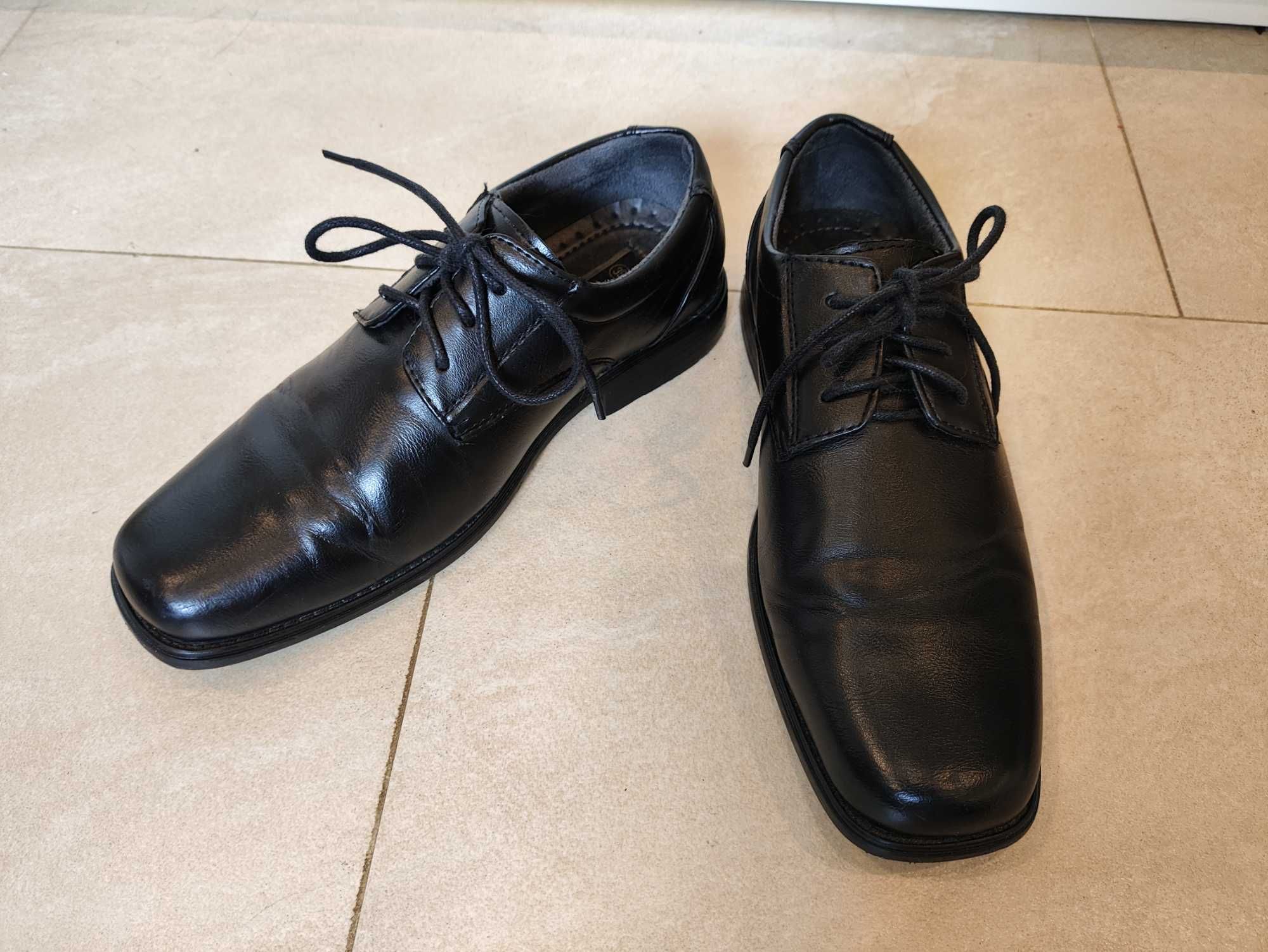Buty chłopięce eleganckie czarne Vapiano 36 wkł.24,5cm