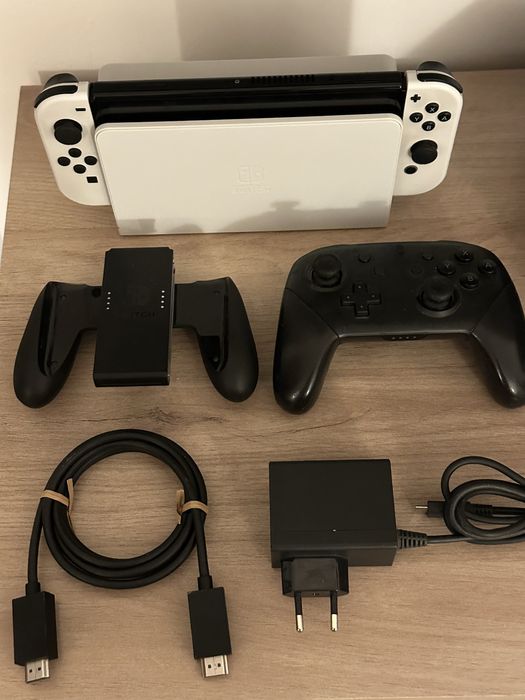 Nintendo Switch Oled + acessorios