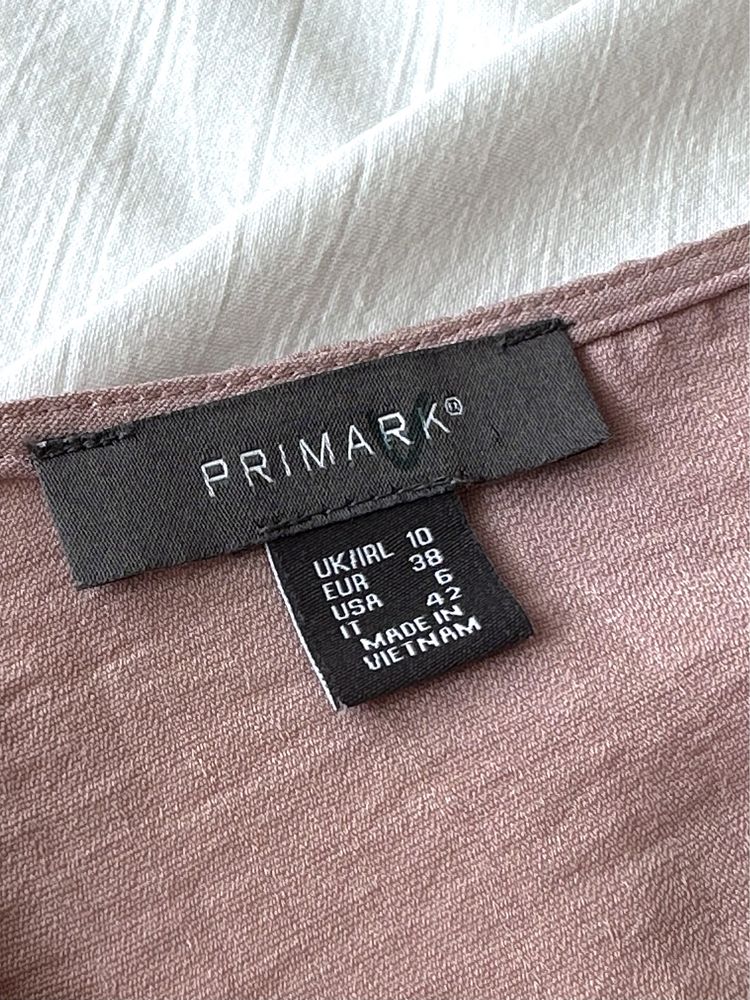 Легка та мила блуза пудрового кольору на запах від primark