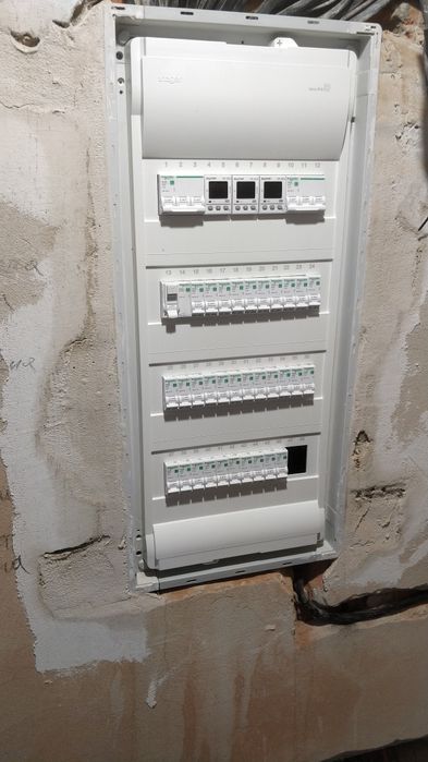 Послуги електрика, електрик, Луцьк електрик. Діодна стрічка. Розетки