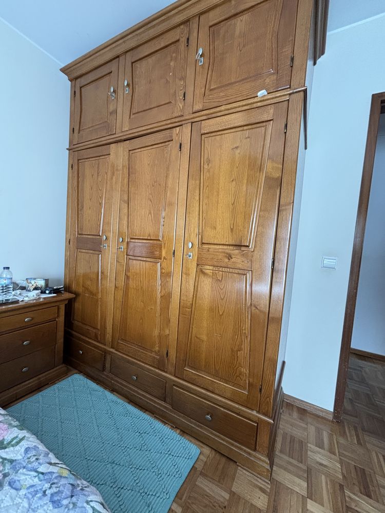 Roupeiro de quarto. Usado. Negociável.