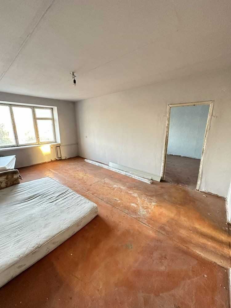 р Продам 3-кімнатну квартиру