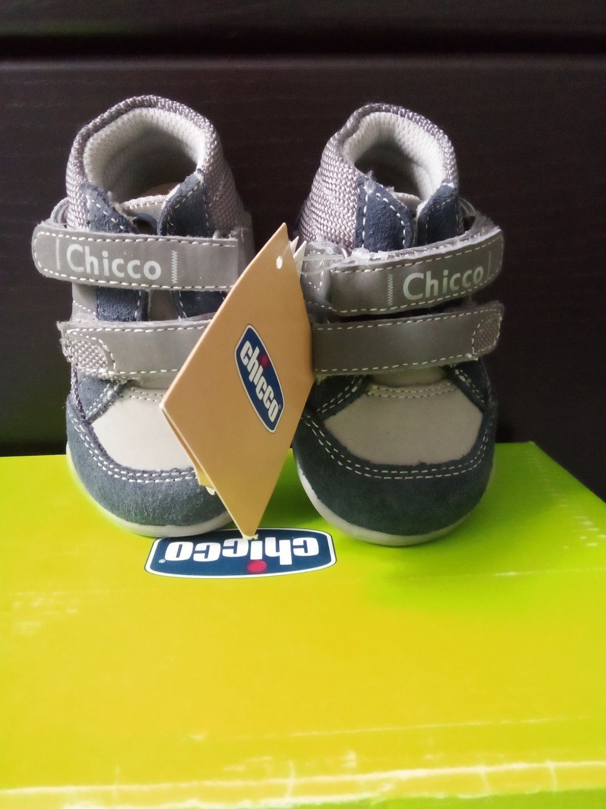 Дитяче взуття фірми chicco