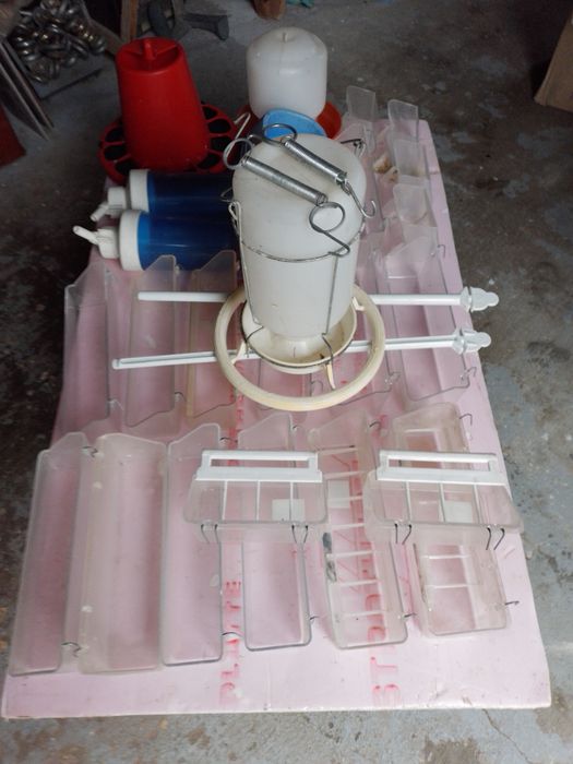 Comedouros e bebedouros