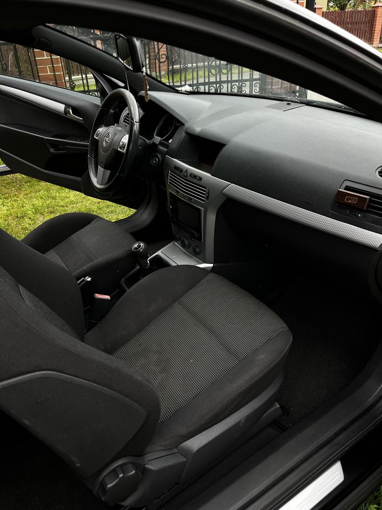 Opel astra GTC H