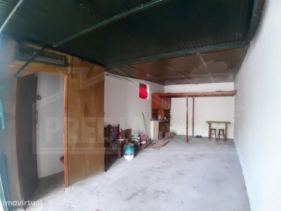 Garagem com espaço exterior (ideal para Tertúlia)