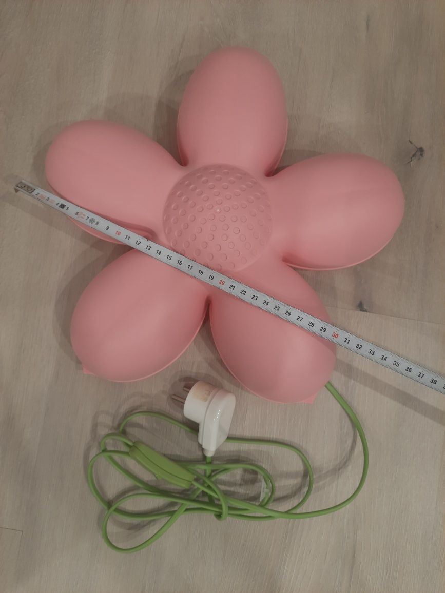Lampka kinkiet kwiatek IKEA Smila Blooma