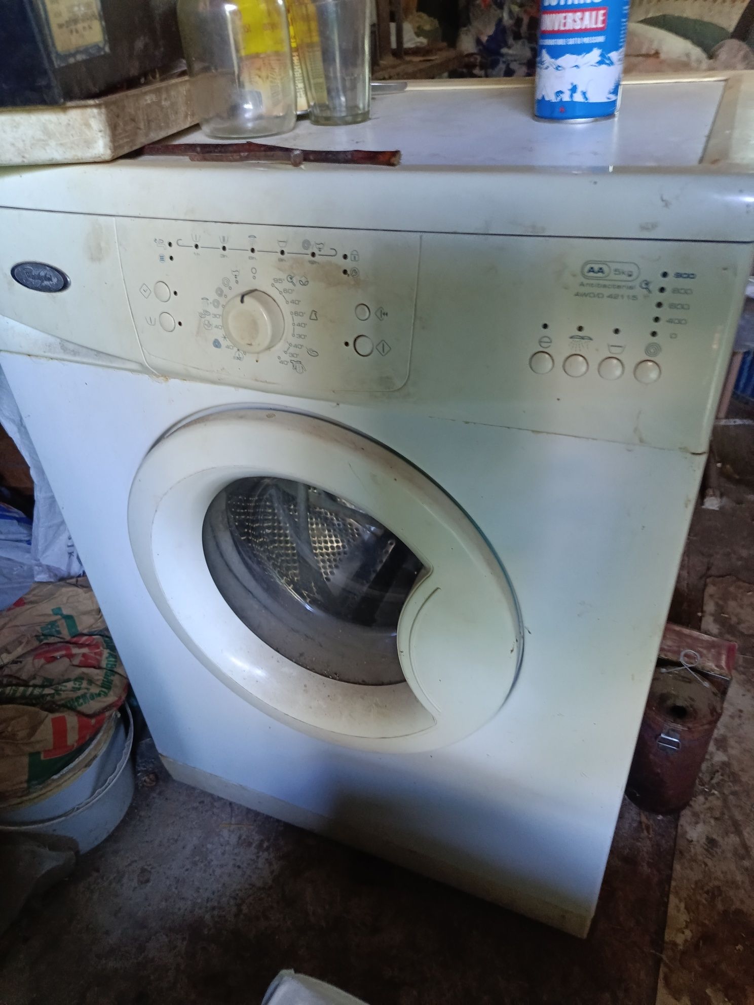 Продам стиральну машину whirlpool.