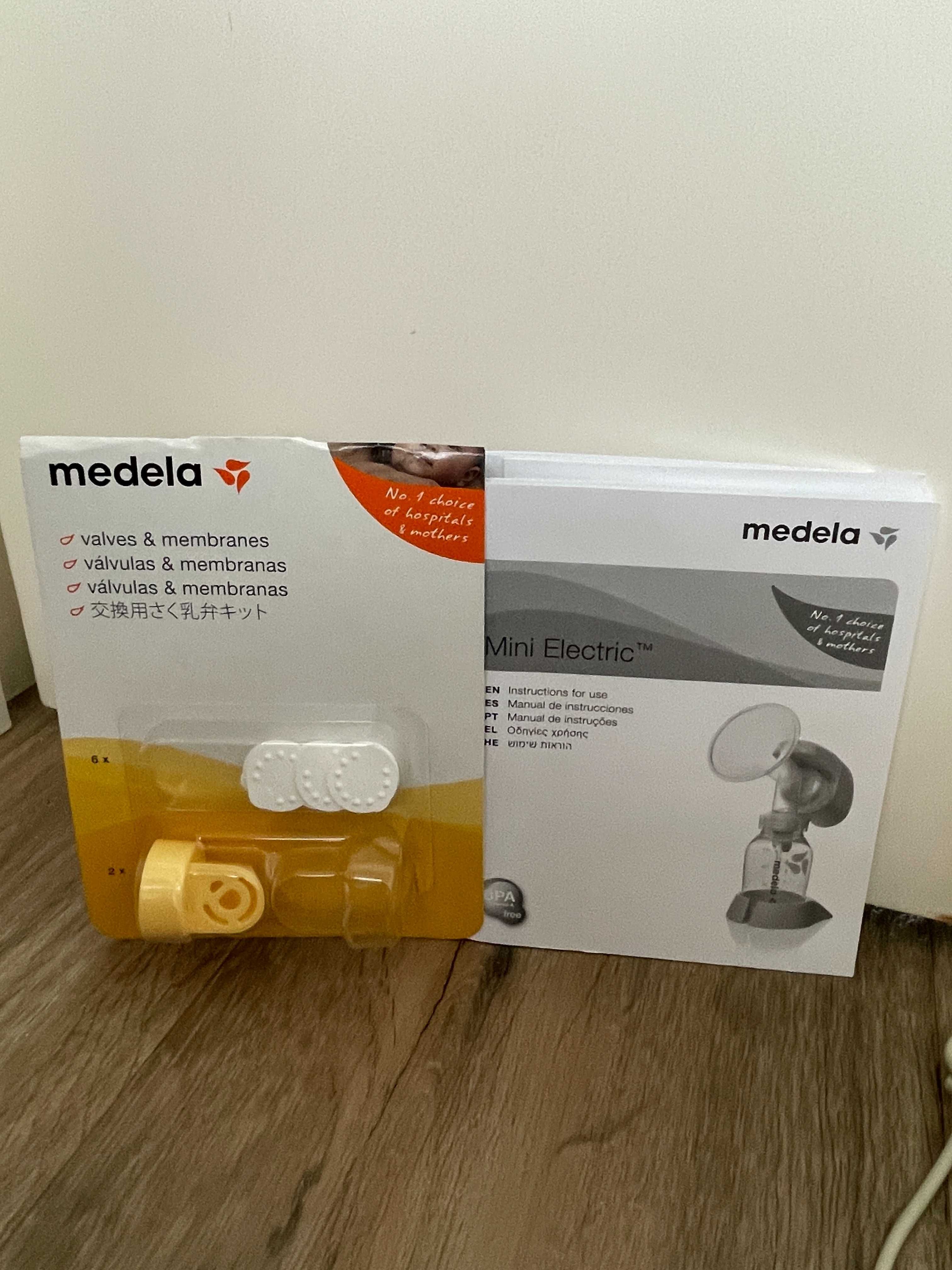 Extrator de leite MEDELA mini eletric com vários acessórios