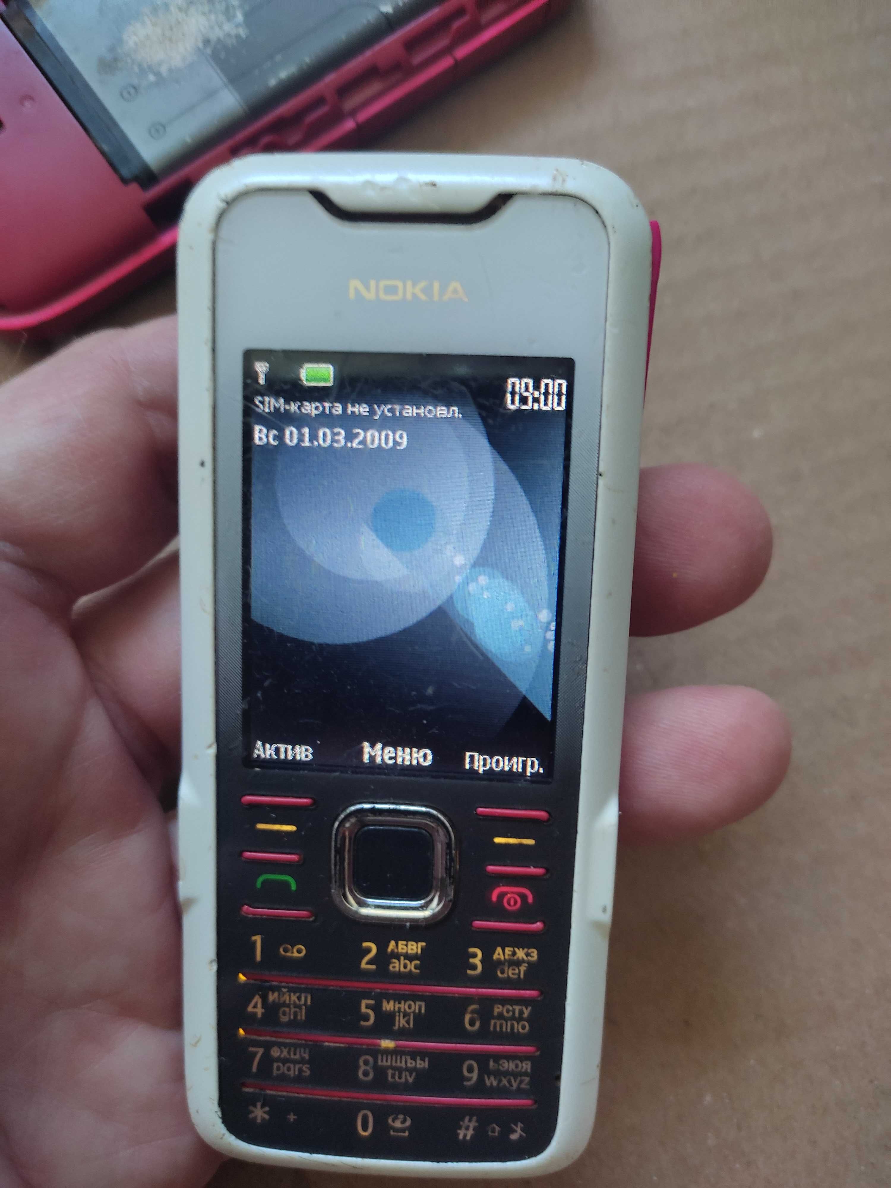 Мобильный телефон Нокиа на детали