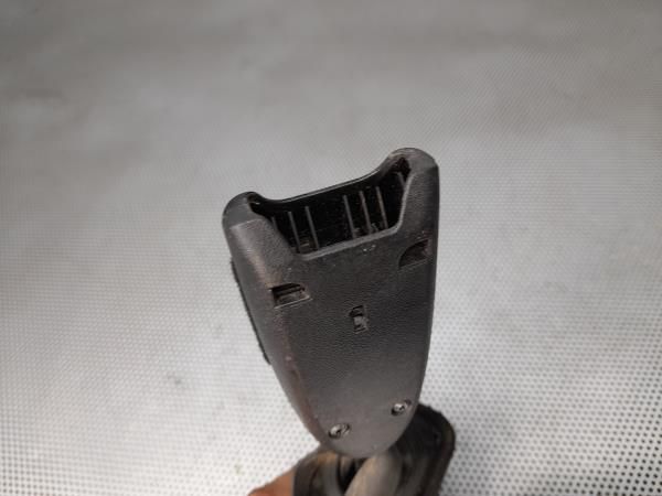 Encaixe de cinto frente esquerdo NISSAN Qashqai/Qashqai+2 I (J10, JJ10