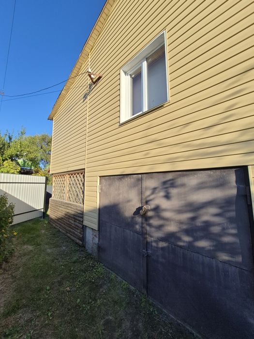 Дача для сімейного та активного відпочинку біля води