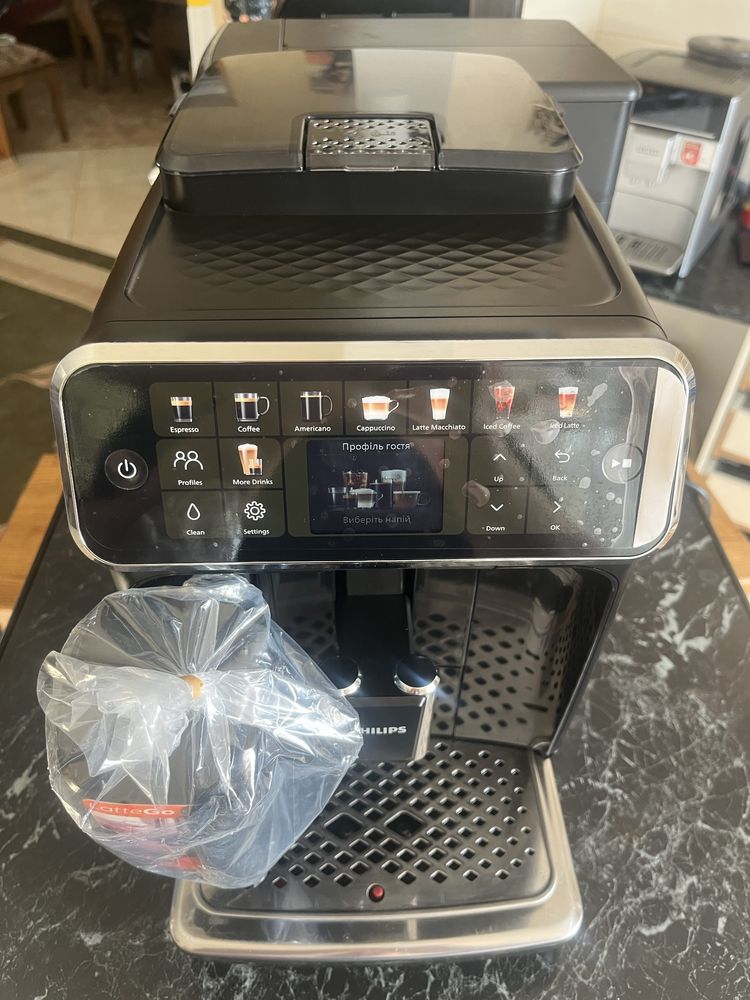 Кавомашина Philips 5500 series LatteGo