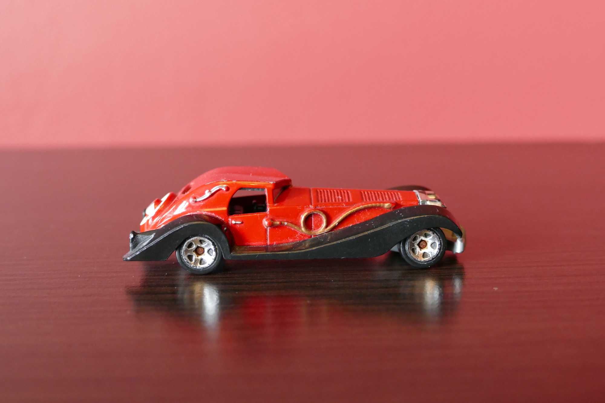 Hot Wheels autko "Resorak" Cruella de Vil 2018