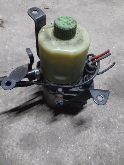 Fabia II Ibiza polo pompa wspomagania TRW