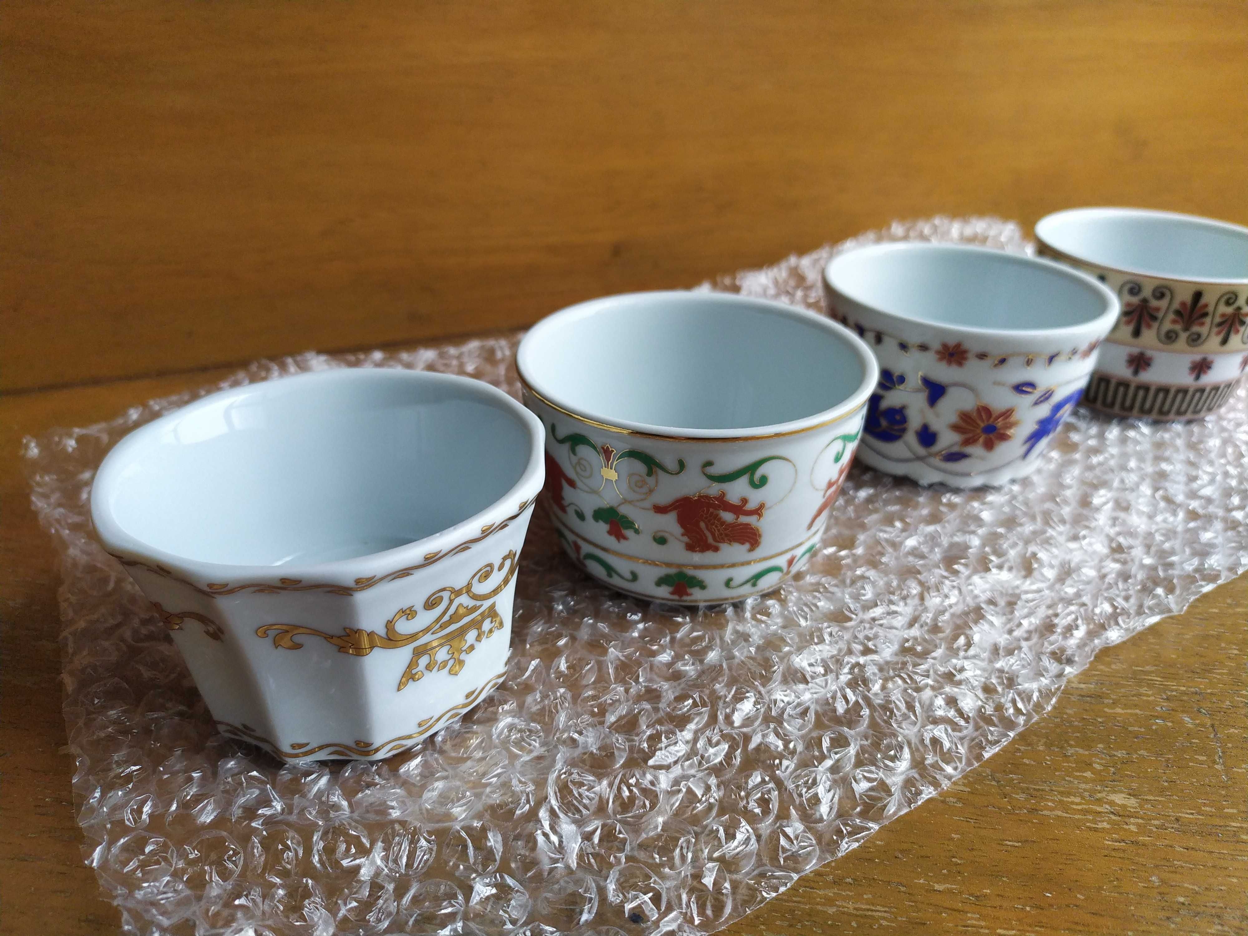 12 peças - Saleiros de Estilo - Conventual Porcelanas