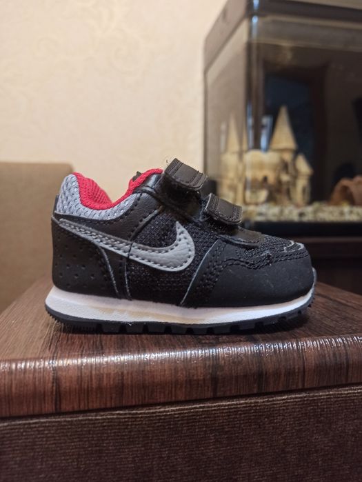 Оригінал NIKE кросівки для хлопчика дівчинки, 17 розмір, 10.5 см