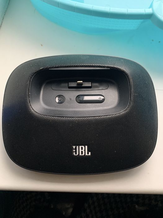 Портативная акустическая док-станция JBL Lightning для iPhone и iPod