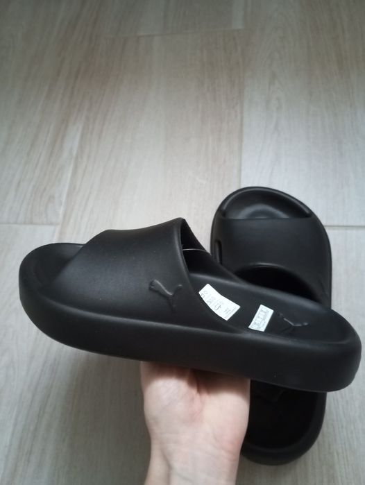 Нові шльопанці від Puma розмір 35.5