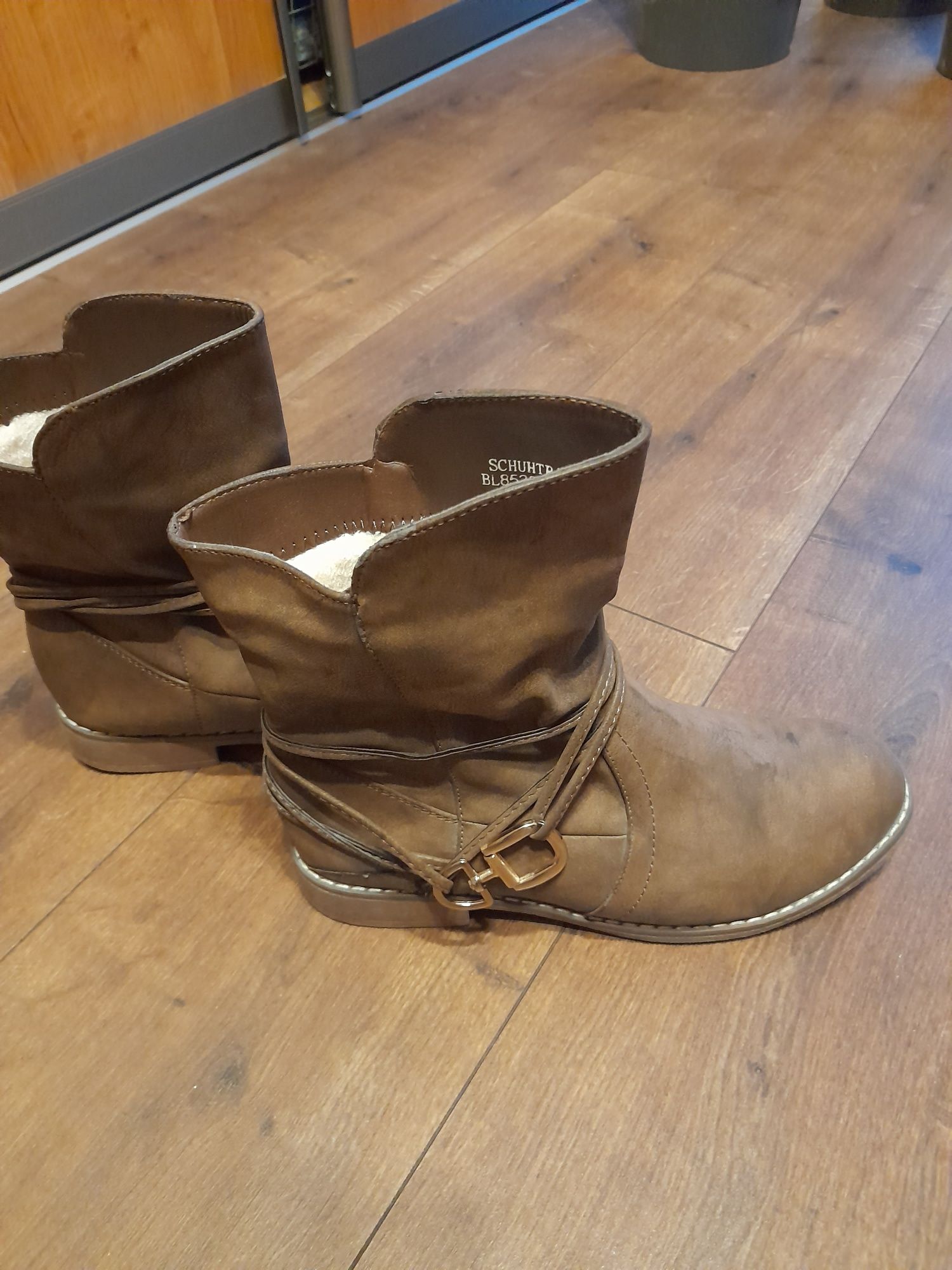 Botki damskie nowe ocieplone Schuhtraum kolor brązowy rozmiar 39