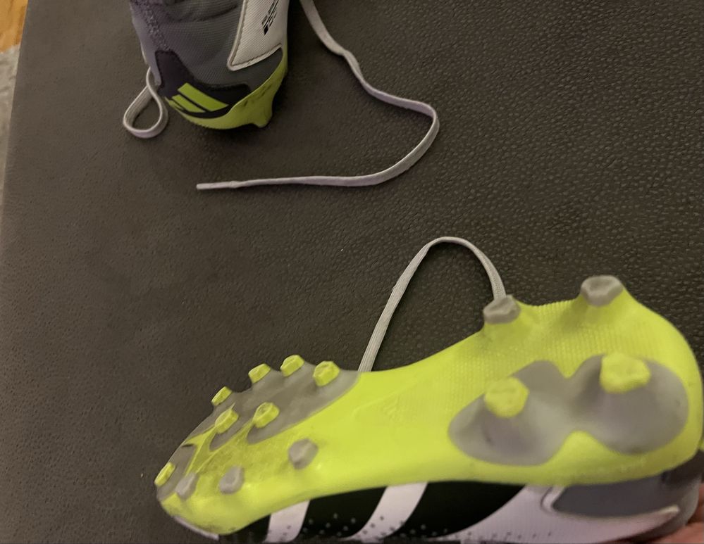 Chuteiras adidas predator tamanho 32