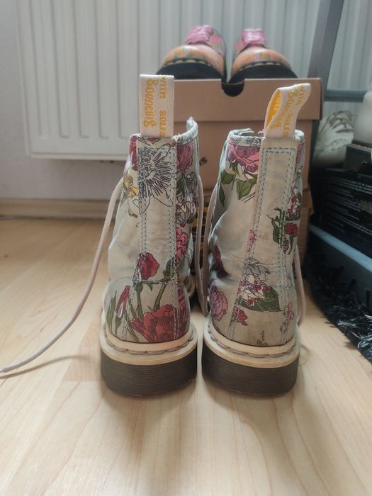 Buty Dr. Martens Pascal rozmiar 37, kwiaty