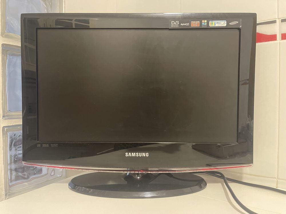 TV LED Samsung 22”