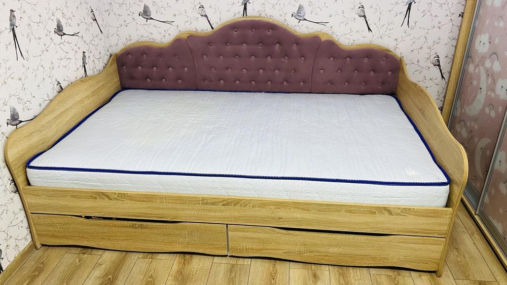 Кровать с матрасом  120на2 м