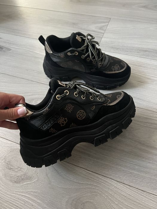 Кросівки Guess оригінал