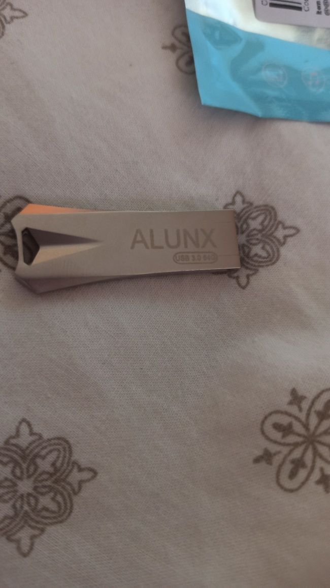 Nowy pendrive na 64 GB