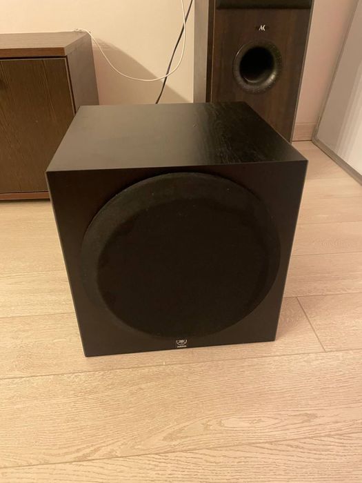 Сабвуфер Yamaha YST-SW012