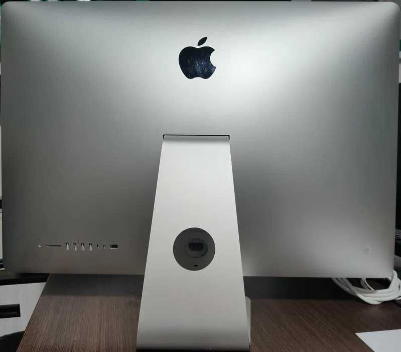 Apple iMac "Core i7" 3.8 27" (5K, 2020; 5700/XT)