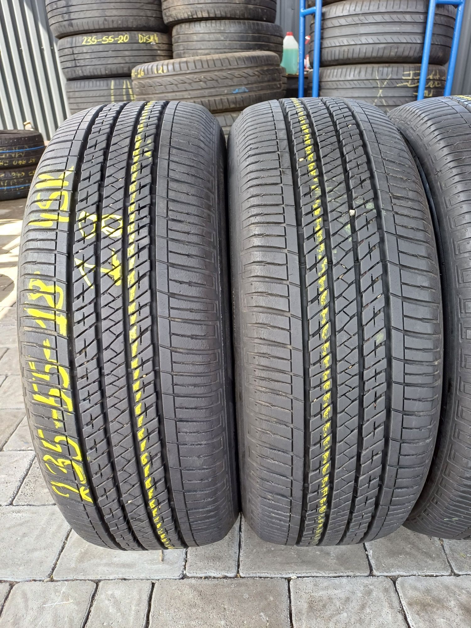 235 55 18 Bridgestone made in Japan
