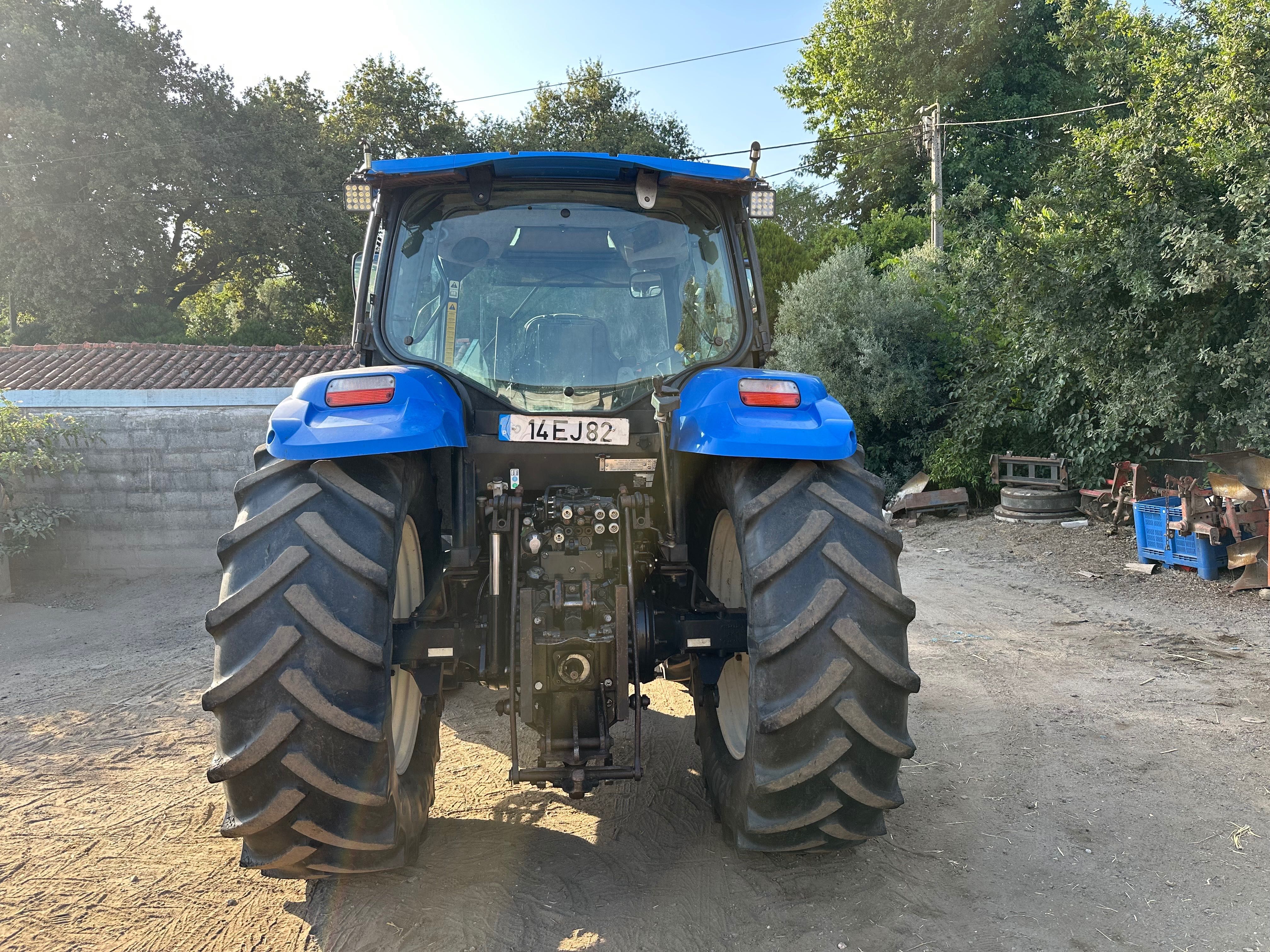 New Holland t6020 Delta