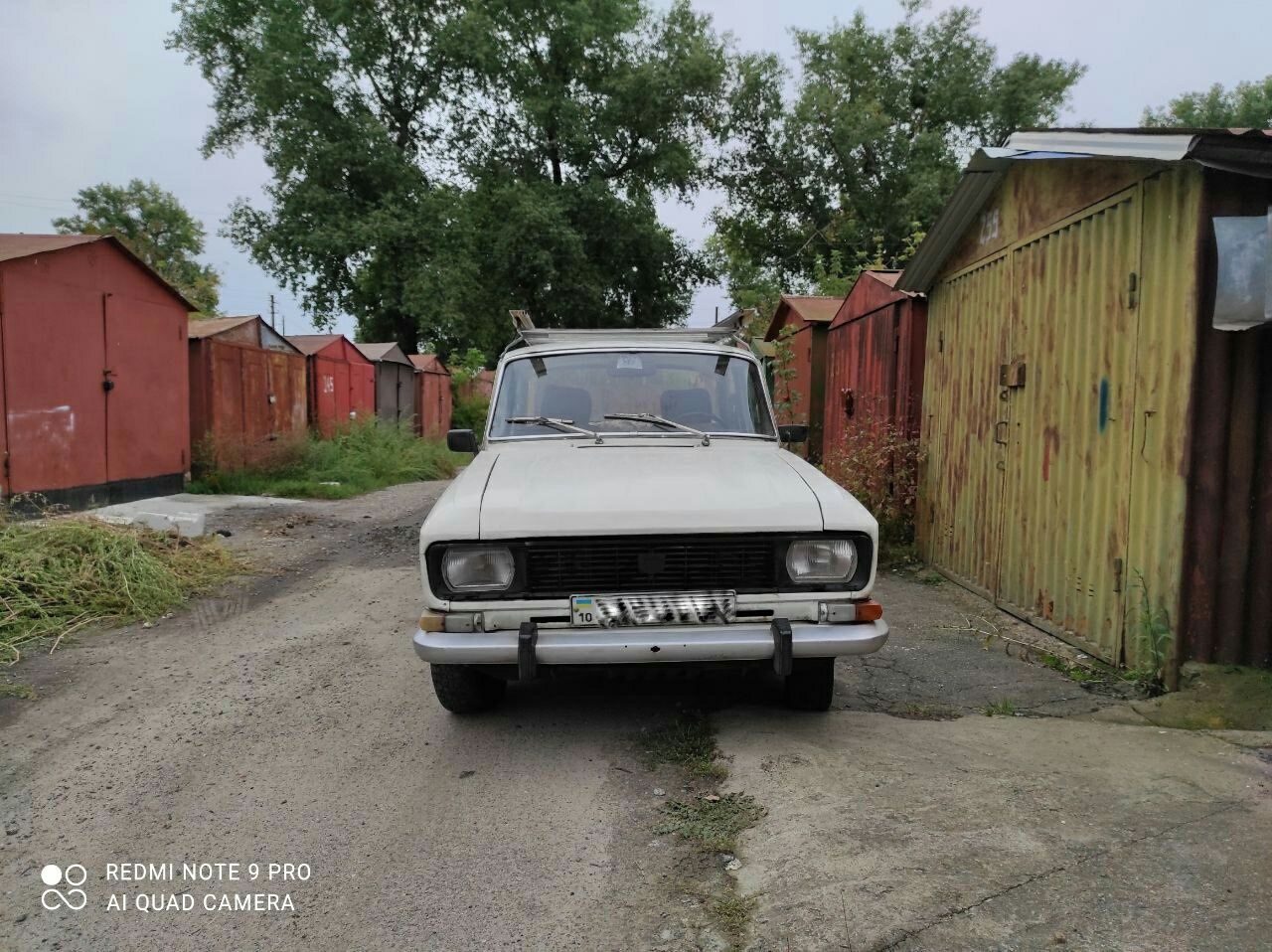 Продам Москвич М-2140