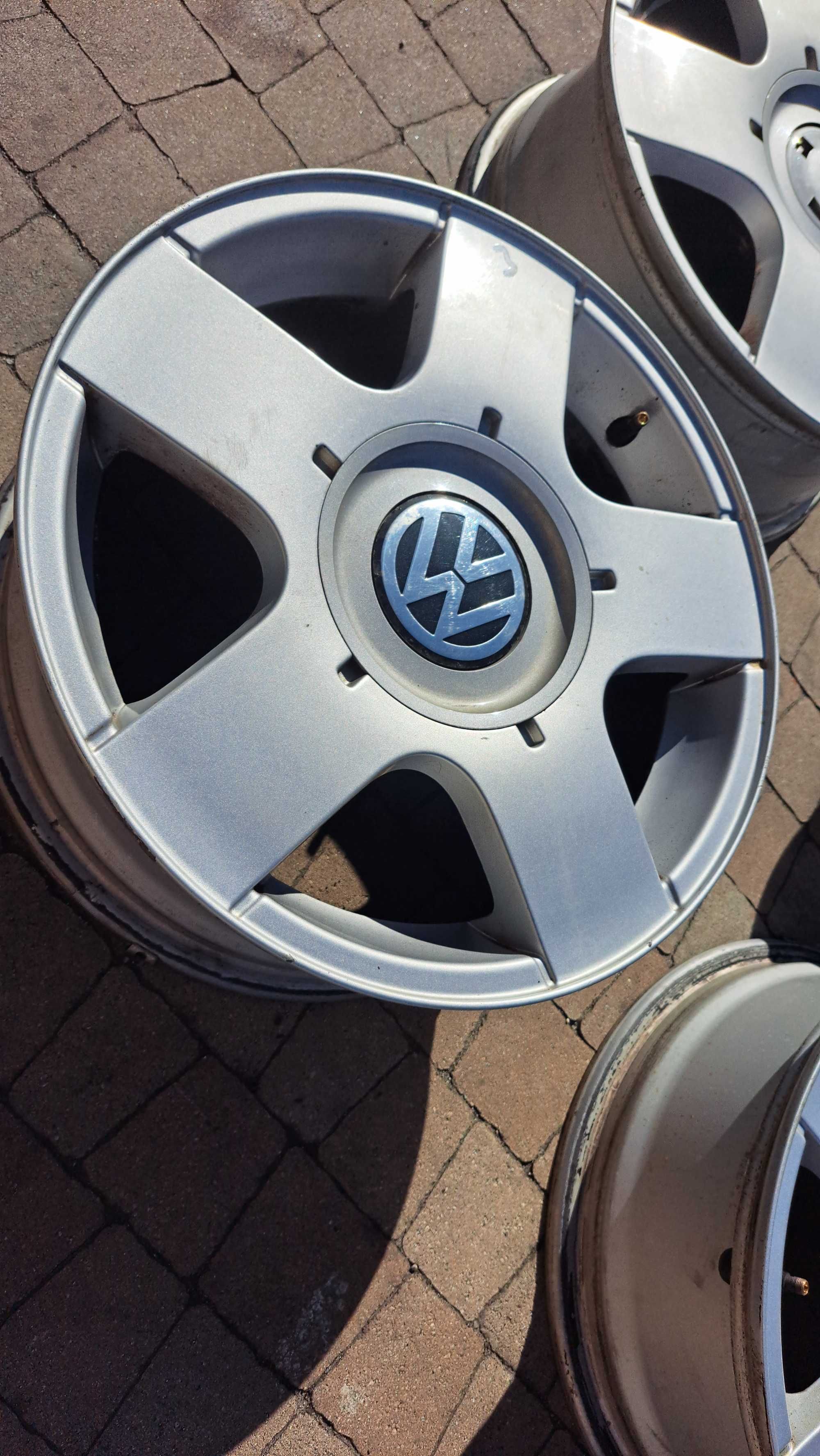 Felgi aluminiowe Volkswagen Golf IV Bora 5x100 15" -025B