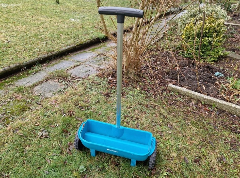 Siewnik ogrodowy firmy Gardena siewnik do trawy nawozu