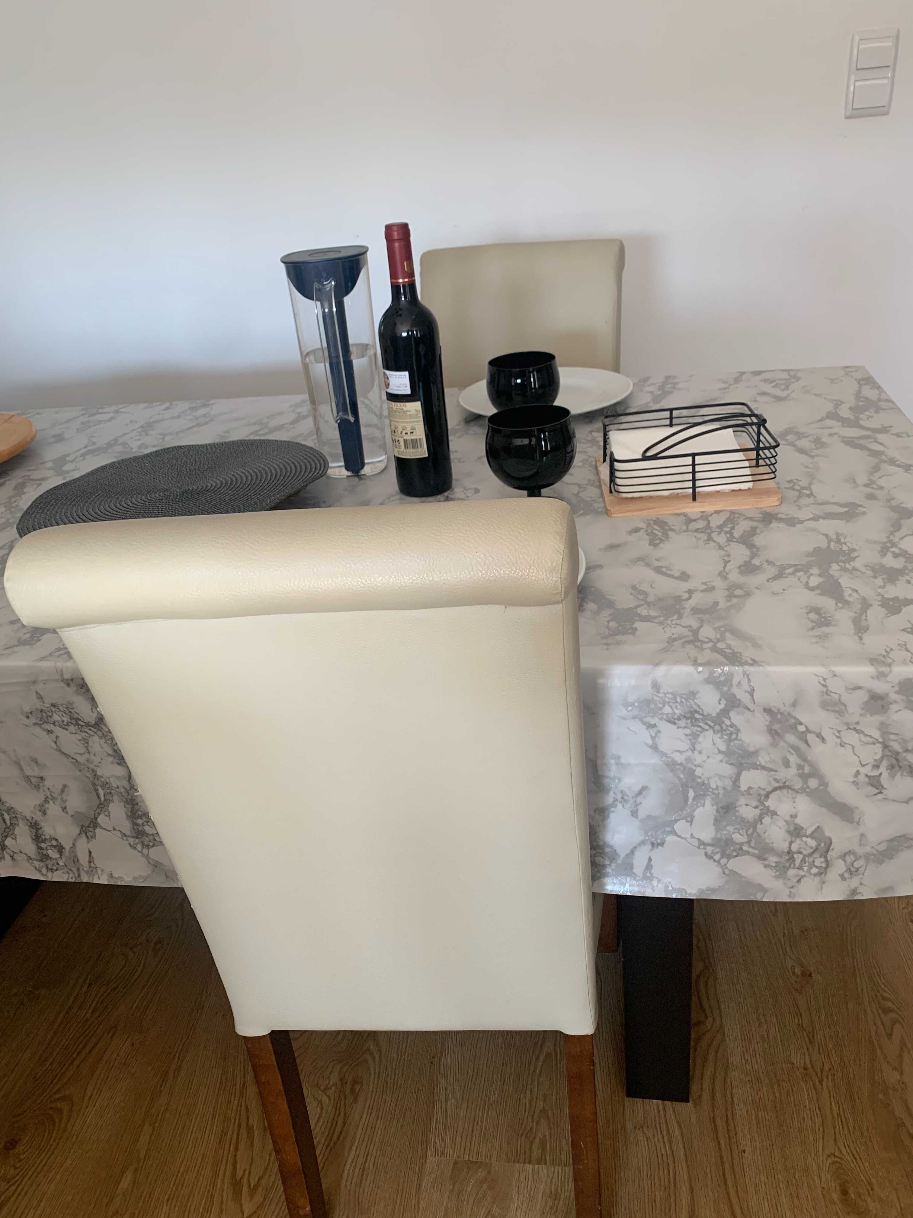 Cadeiras de sala de jantar