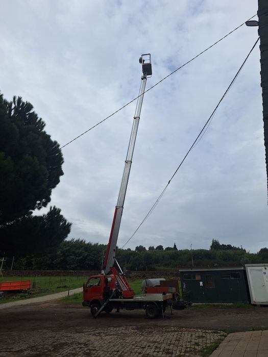 Grua barquinha com elevação até 20 metros