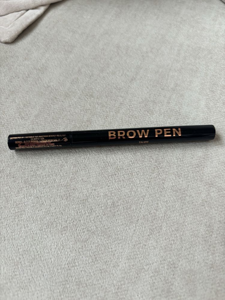 Anastasia Beverly Hills brow pen taupe pisak do brwi