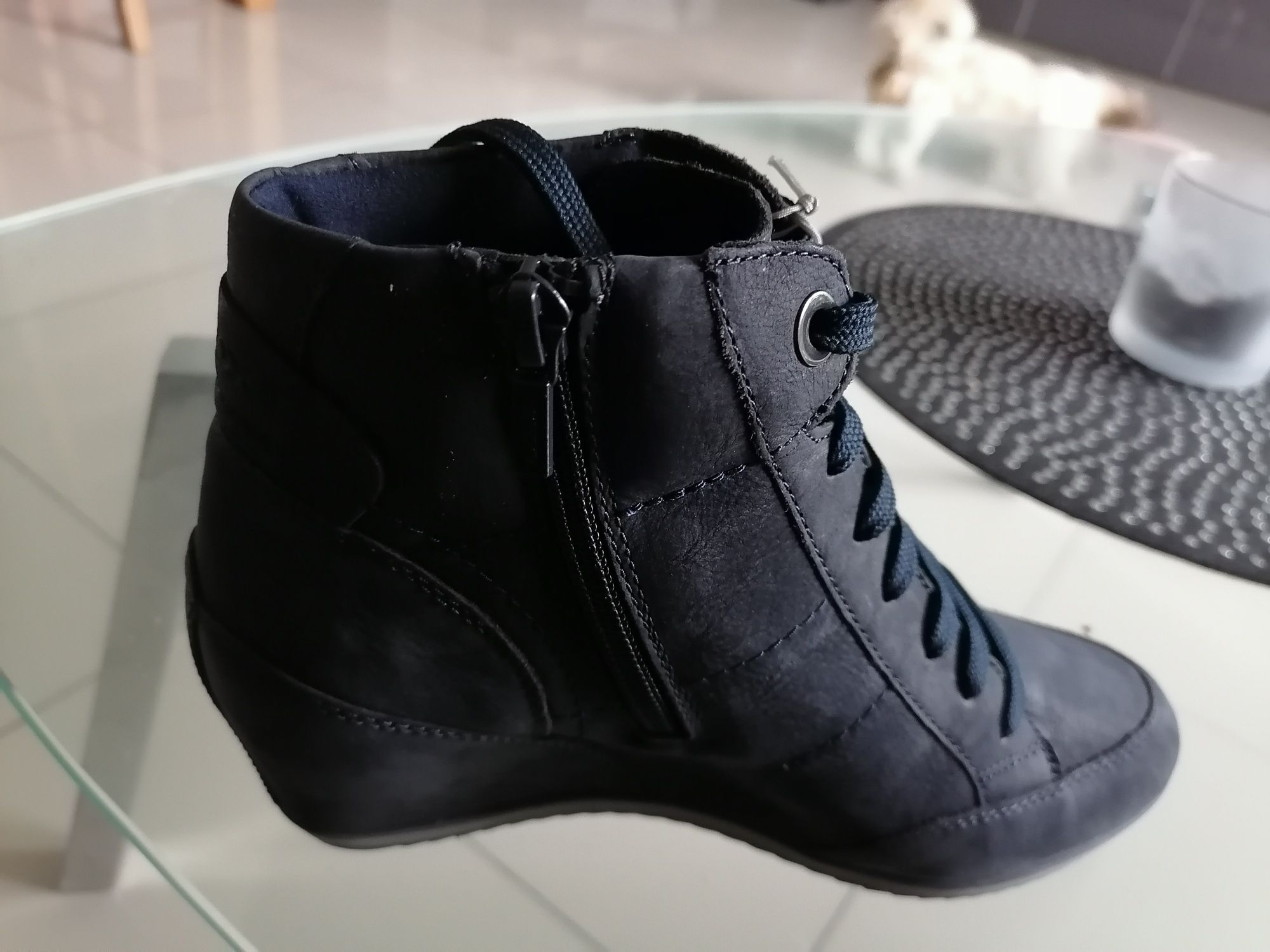 Buty Geox na ukrytej koturnie r36