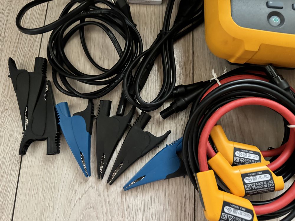 FLUKE 1736 анализатор электроэнергии
