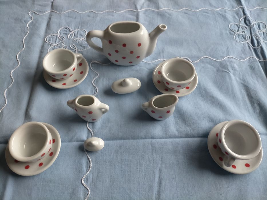 Zestaw porcelanowy dla lalek do kawy/herbaty
